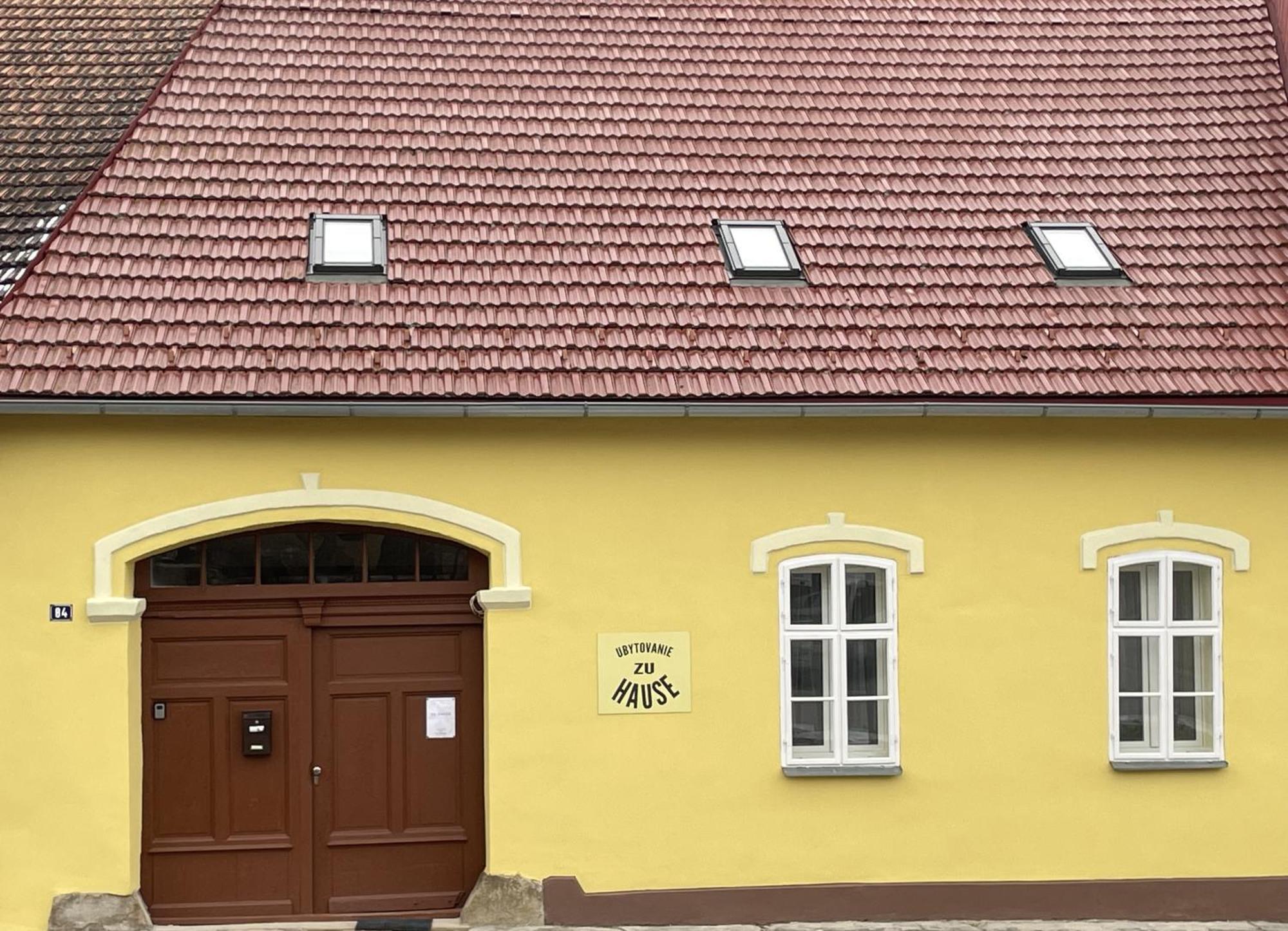 Zu Hause Vendégház Ménhárd Kültér fotó