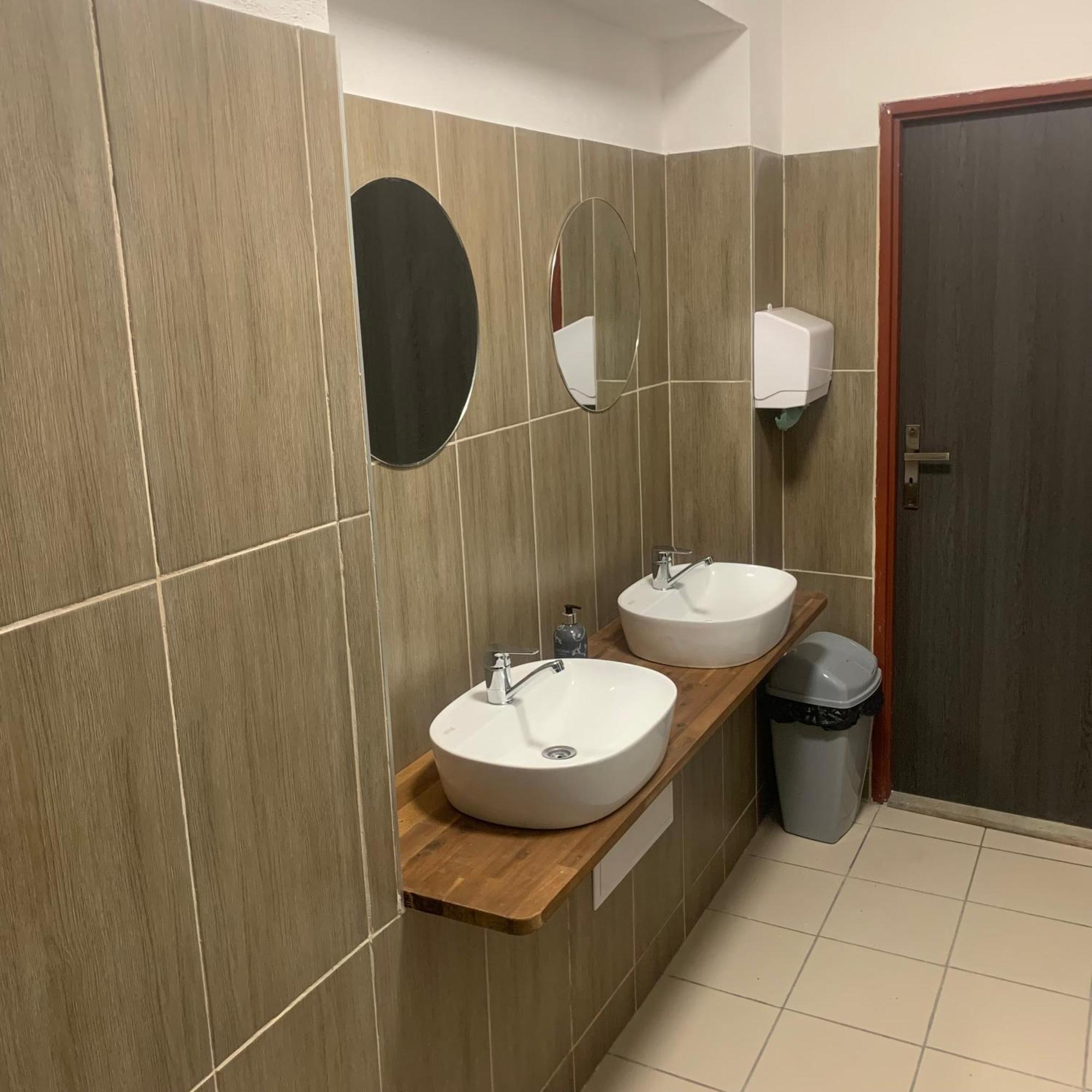 Zu Hause Vendégház Ménhárd Kültér fotó