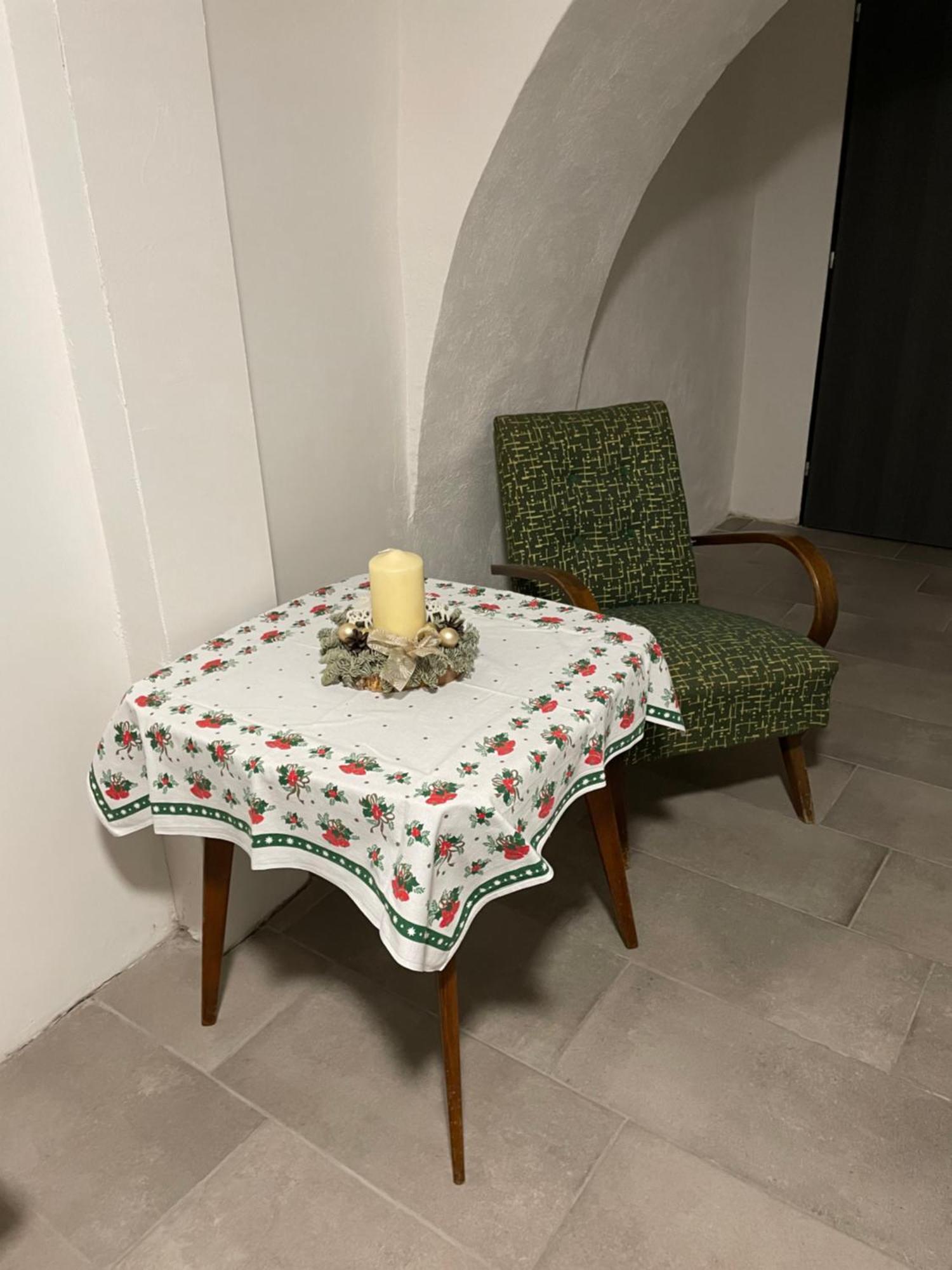 Zu Hause Vendégház Ménhárd Kültér fotó
