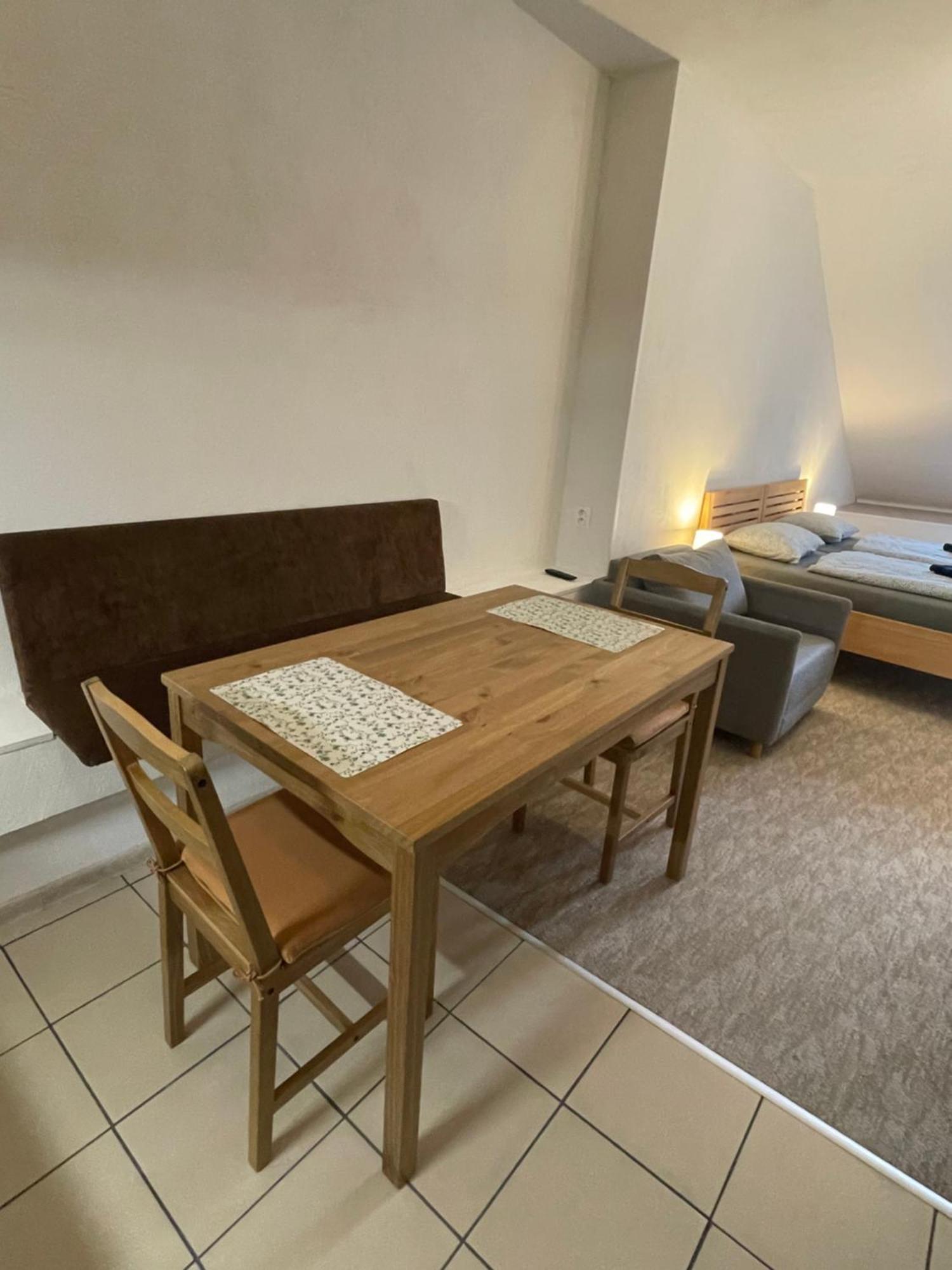 Zu Hause Vendégház Ménhárd Szoba fotó