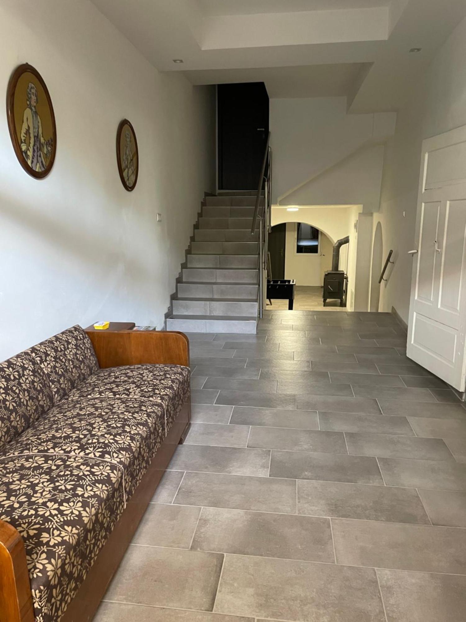 Zu Hause Vendégház Ménhárd Kültér fotó